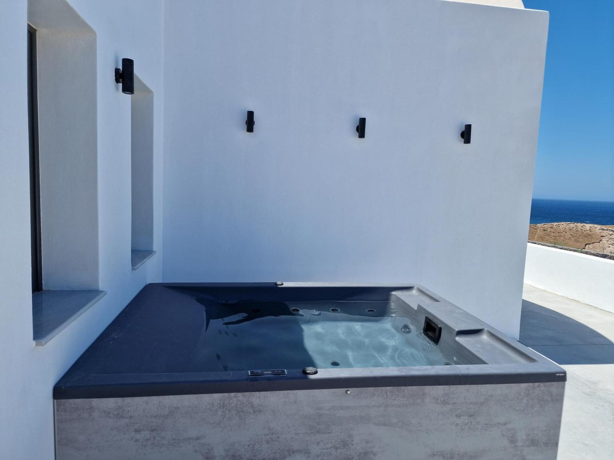 Swell Suites, Santorini Vourvoúlos