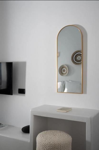 Βίλα Swell Suites, Santorini Βούρβουλος