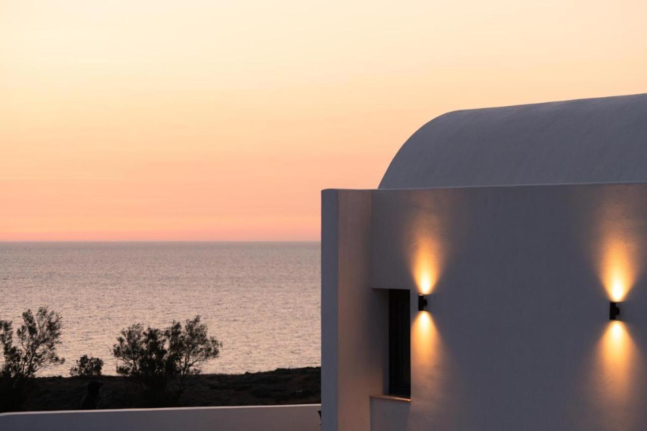 Βίλα Swell Suites, Santorini Βούρβουλος