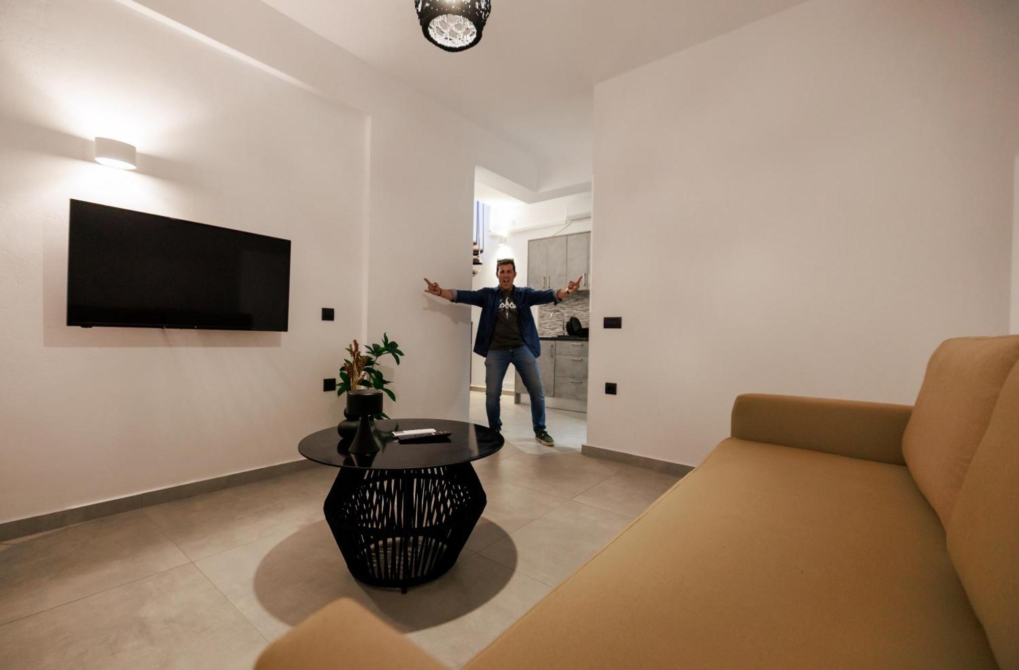 Swell Suites, Santorini Βίλα *
